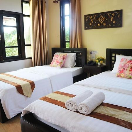 Ban Noi Resort Phrae Luaran gambar