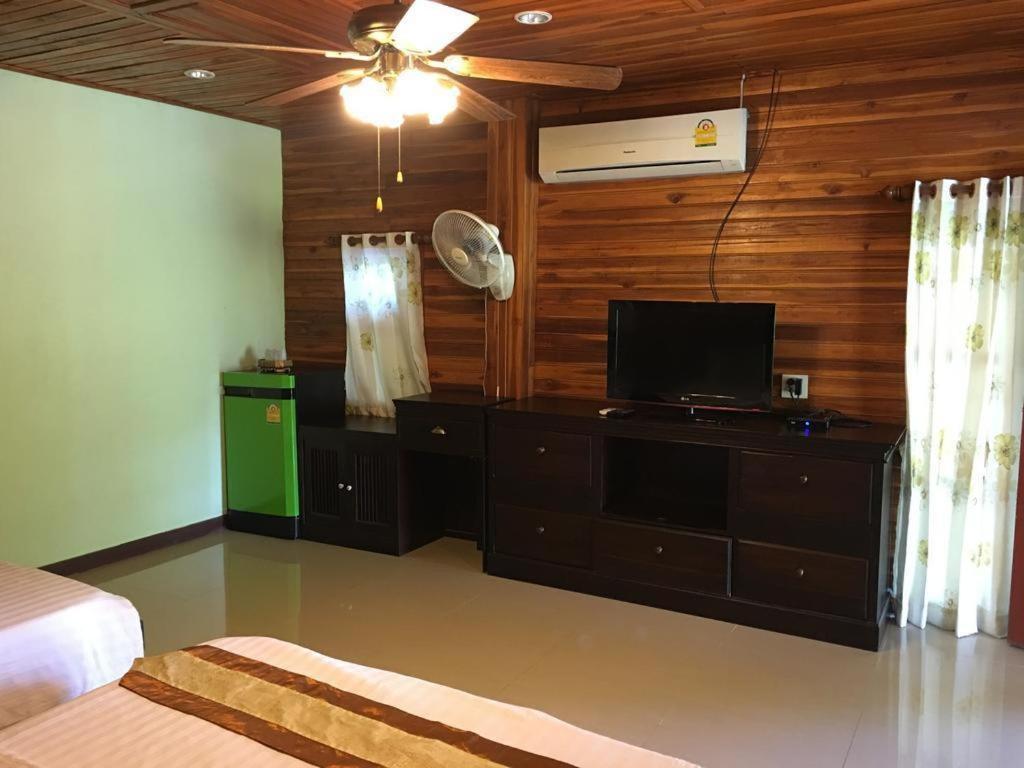 Ban Noi Resort Phrae Luaran gambar