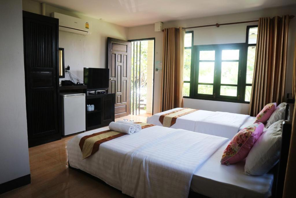 Ban Noi Resort Phrae Luaran gambar