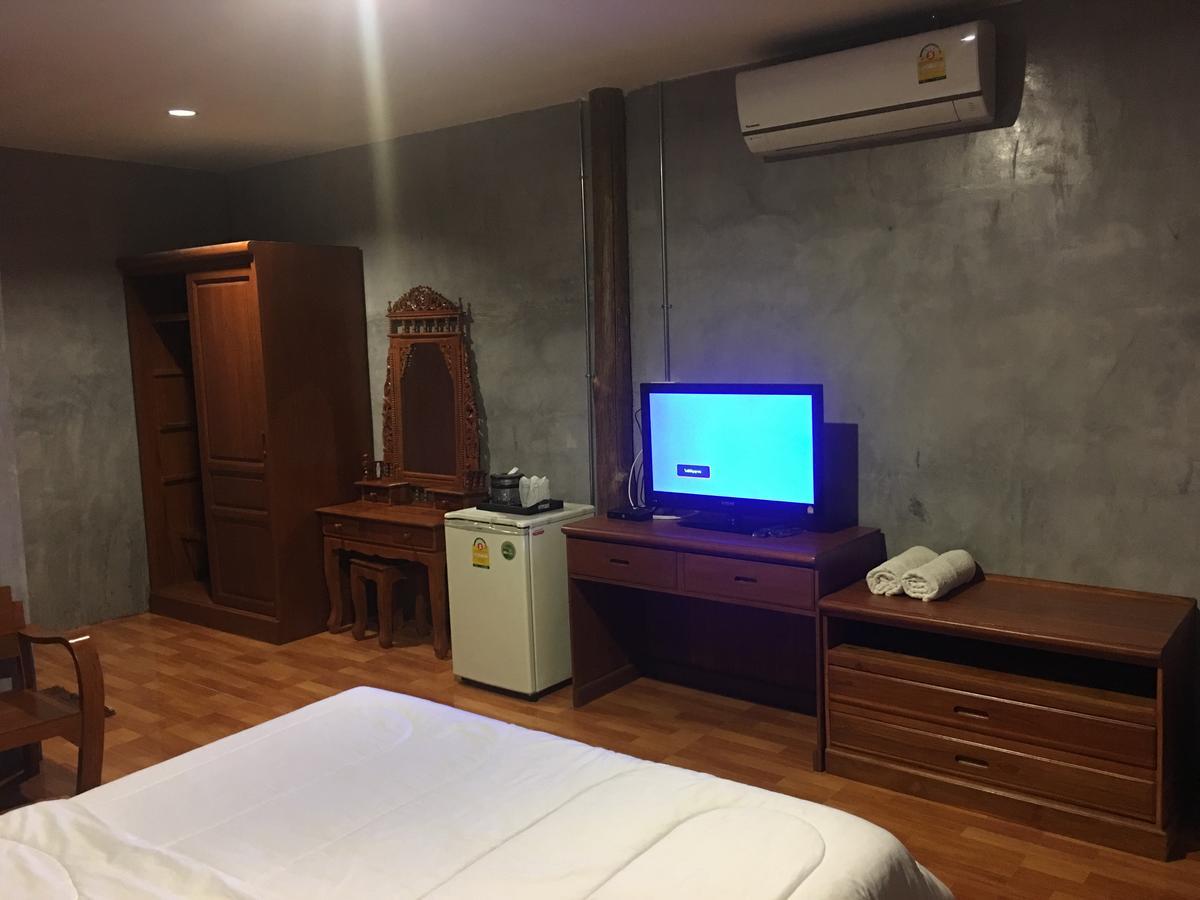 Ban Noi Resort Phrae Luaran gambar