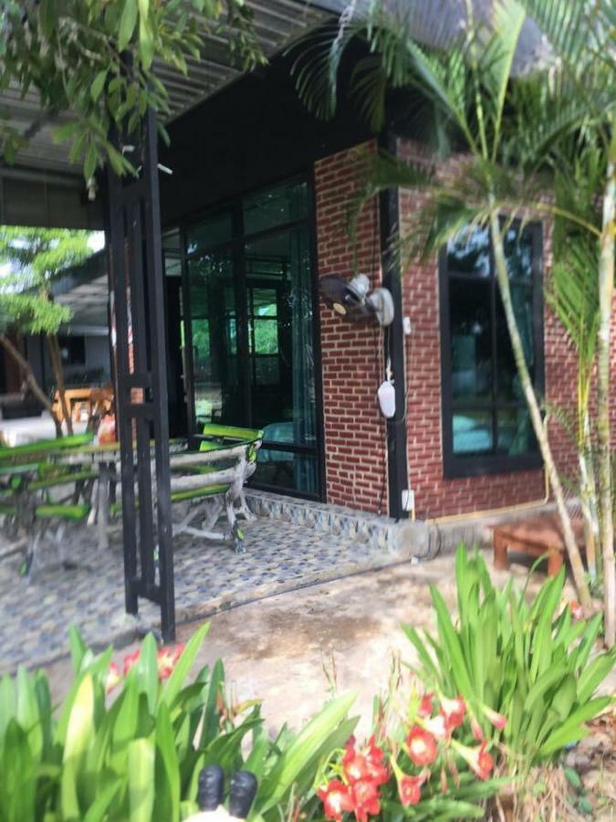 Ban Noi Resort Phrae Luaran gambar